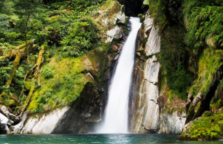 Giant Gates Falls