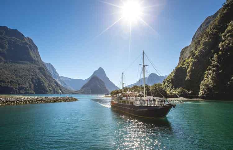 Milford Sound Scenic cruise
