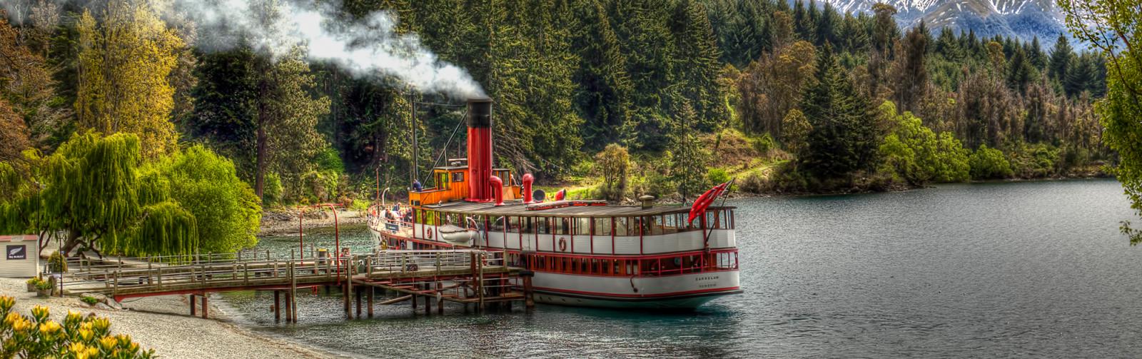 TSS Earnslaw docking in at Walter Peak Farm