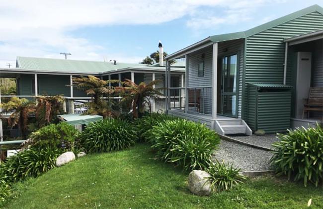 Omau Settlers Lodge