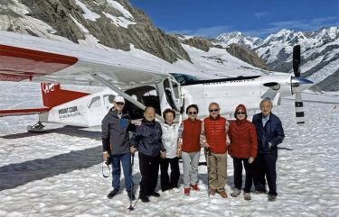 Snow Landing scenic flight at Franz Josef