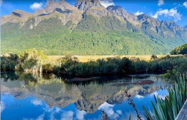 Reflective lake