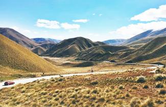 Lindis Pass between Mt Cook and Queenstown