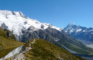 Hiking Sealey Tarns
