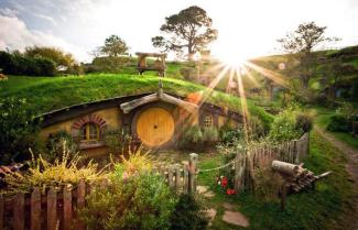 Hobbiton Movie Set